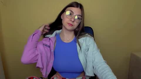 Luna online show from 10/10/25, 09:19