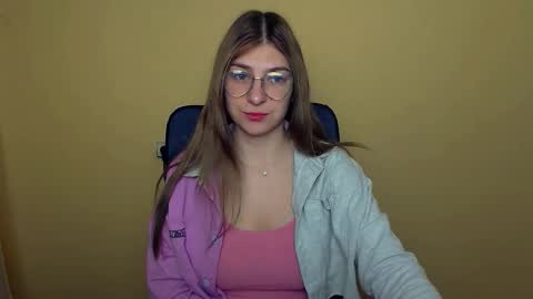 Luna online show from 10/20/25, 09:43