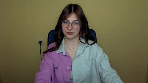 Snapshot of luna_lush_ chatting on 05/01/26, 08:41 Luna online show from 05/01/26, 08:41