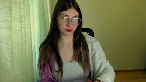 Snapshot of luna_lush_ chatting on 05/29/26, 09:40 Luna online show from 05/29/26, 09:40