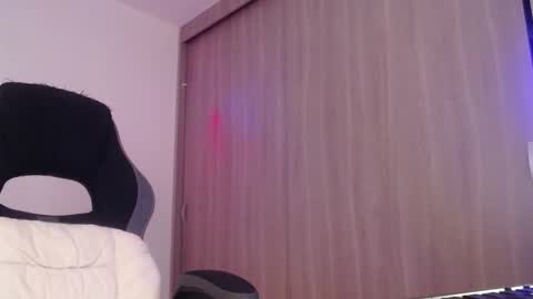 Snapshot of luna_mails chatting on 12/13/25, 10:26 Luna online show from 12/13/25, 10:26