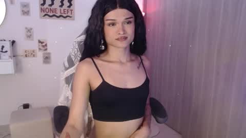 Luna online show from 04/22/26, 12:28