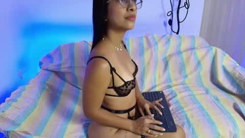 Snapshot of luna_monroee chatting on 06/19/26, 01:48 Lunaa online show from 06/19/26, 01:48