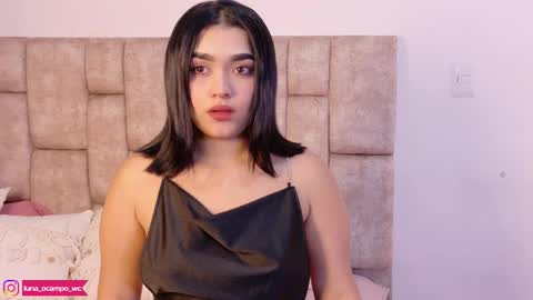 Snapshot of luna_ocampo chatting on 11/29/25, 07:44 online show from 11/29/25, 07:44