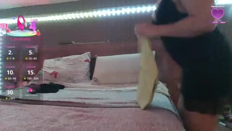 Snapshot of luna_perversa11 chatting on 09/10/25, 08:31 Luna online show from 09/10/25, 08:31