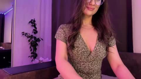 luna_raee online show from 04/30/26, 05:08