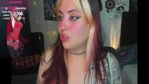 MISS LUNA  online show from 10/24/25, 05:37