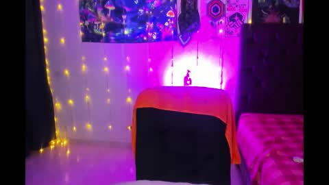 Snapshot of luna_ray420 chatting on 01/07/26, 04:09 MISS LUNA online show from 01/07/26, 04:09