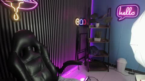 Luna Rosse  online show from 04/09/26, 12:21