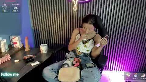 Snapshot of luna_roose1 chatting on 04/23/26, 01:02 Luna Rosse online show from 04/23/26, 01:02
