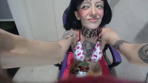 Luna online show from 01/28/25, 03:04