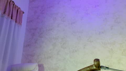 Luna online show from 04/09/26, 11:37