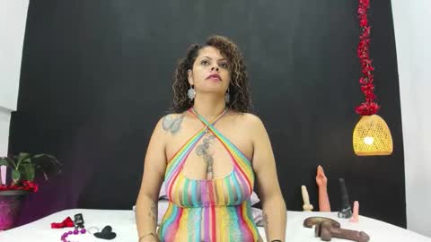 Snapshot of luna_smit_ chatting on 09/30/25, 06:35 Luna online show from 09/30/25, 06:35