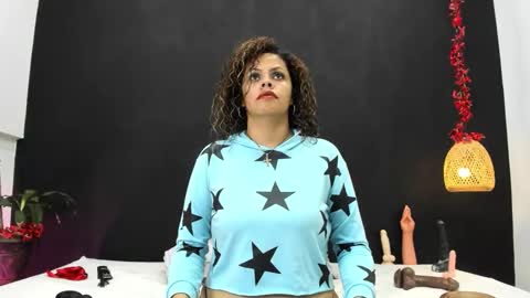 Snapshot of luna_smit_ chatting on 10/08/25, 07:44 Luna online show from 10/08/25, 07:44