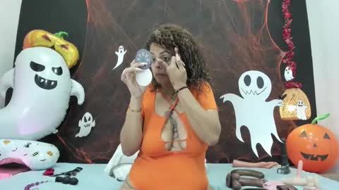 Snapshot of luna_smit_ chatting on 10/29/25, 08:32 Luna online show from 10/29/25, 08:32