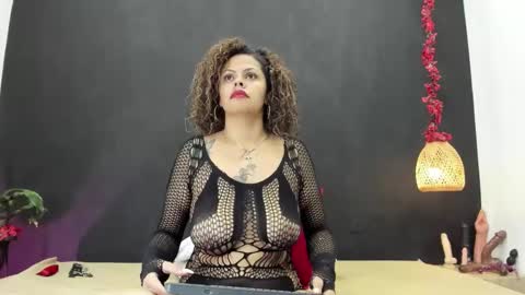 Snapshot of luna_smit_ chatting on 11/28/25, 11:07 Luna online show from 11/28/25, 11:07