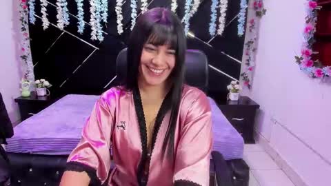 luna_staar_ online show from 02/04/26, 01:11