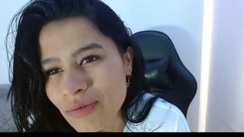 luna_starr69 online show from 09/25/25, 06:44