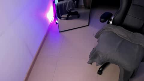 Luna online show from 04/25/26, 09:01
