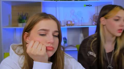 Snapshot of luna_tin chatting on 09/13/25, 07:13 Luna online show from 09/13/25, 07:13