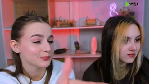 Snapshot of luna_tin chatting on 09/29/25, 08:30 Luna online show from 09/29/25, 08:30