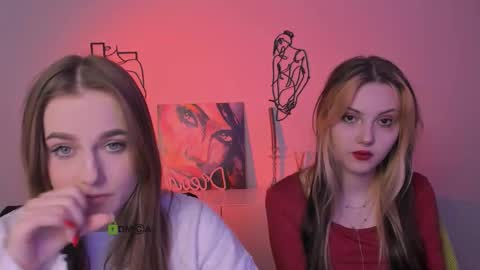 Snapshot of luna_tin chatting on 10/15/25, 07:25 Luna online show from 10/15/25, 07:25