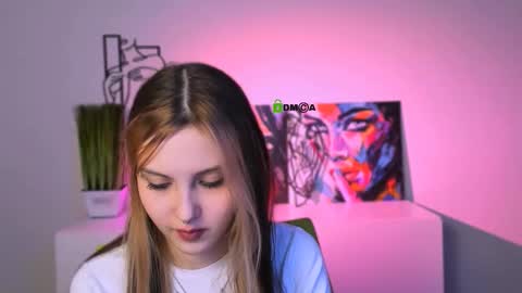 Snapshot of luna_tin chatting on 11/28/25, 07:27 Luna online show from 11/28/25, 07:27