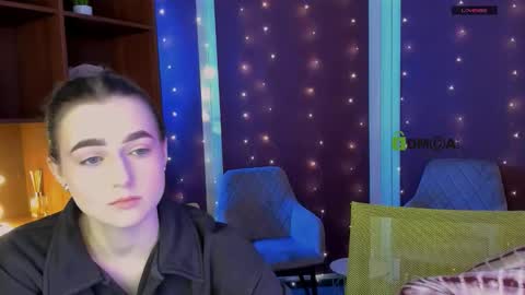 Snapshot of luna_tin chatting on 12/17/25, 05:46 Luna online show from 12/17/25, 05:46