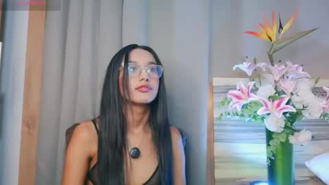 luna_valen online show from 05/10/26, 04:39