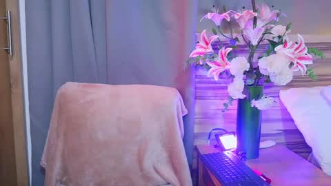 luna_valen online show from 05/30/26, 03:47