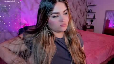 Snapshot of luna_volk chatting on 11/11/25, 02:33 Luna online show from 11/11/25, 02:33