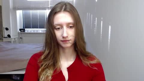 L U N A  online show from 04/02/26, 05:27