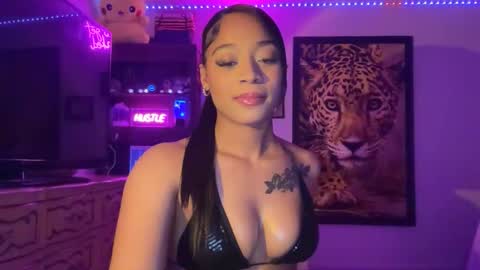 lunaa_11 online show from 05/07/26, 05:13