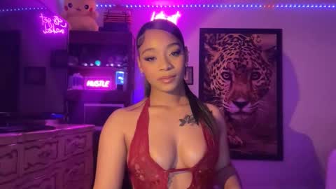 lunaa_11 online show from 05/08/26, 04:51