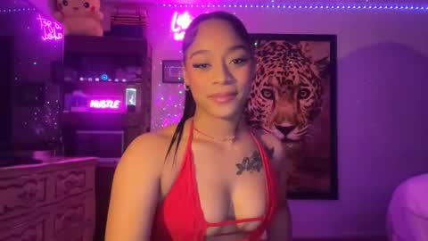 lunaa_11 online show from 05/20/26, 05:46