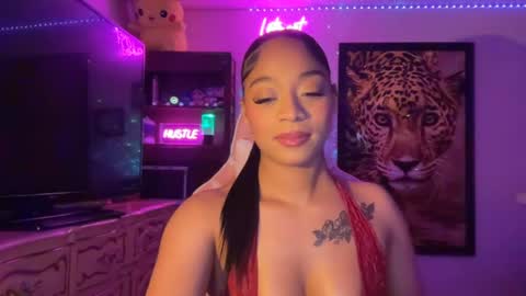lunaa_11 online show from 07/25/26, 07:28