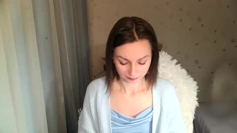 lunaa_bluee online show from 12/03/25, 12:07