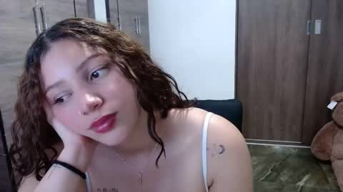 lunaa_sub online show from 02/10/26, 05:39