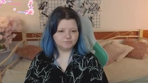 Snapshot of lunaar_ chatting on 04/27/26, 06:00 Luna online show from 04/27/26, 06:00