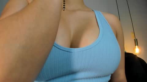 Luna Aspen online show from 11/01/25, 04:09