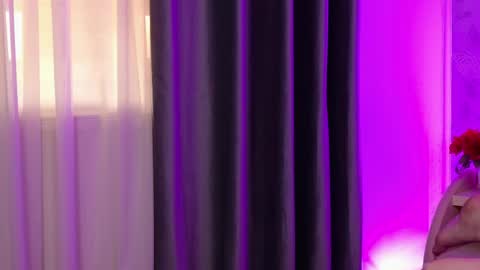 lunababe_ online show from 05/23/26, 11:03