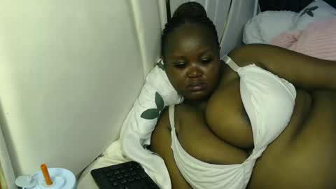 lunabloom01 online show from 03/09/26, 10:47