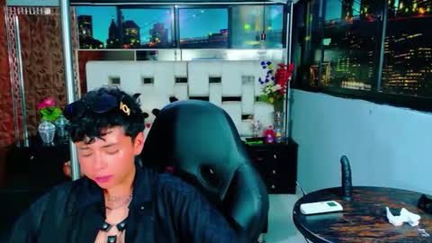 Snapshot of lunabustygirl chatting on 11/26/25, 01:39 lunabustygirl online show from 11/26/25, 01:39