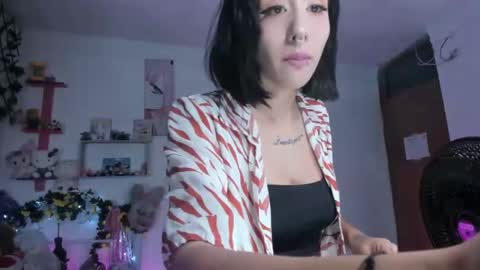 lunacristal_moon online show from 12/07/24, 11:23