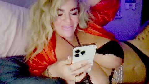 Snapshot of lunadaddysgirl chatting on 11/26/25, 08:15 Luna Daddys Girl online show from 11/26/25, 08:15