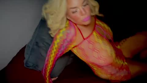 Luna Daddys Girl online show from 04/12/26, 10:53