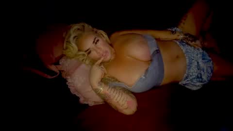 Snapshot of lunadaddysgirl chatting on 05/27/26, 06:10 Luna Daddys Girl online show from 05/27/26, 06:10