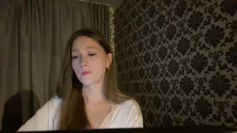 Snapshot of lunafeather chatting on 06/20/26, 10:01 lunafeather online show from 06/20/26, 10:01