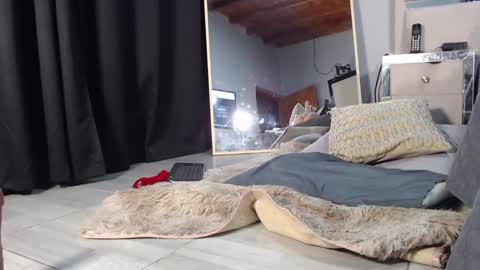 Snapshot of lunaflorez_ chatting on 02/14/25, 06:56 LUNA online show from 02/14/25, 06:56