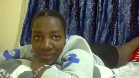 lunah_kitty online show from 04/16/26, 09:39